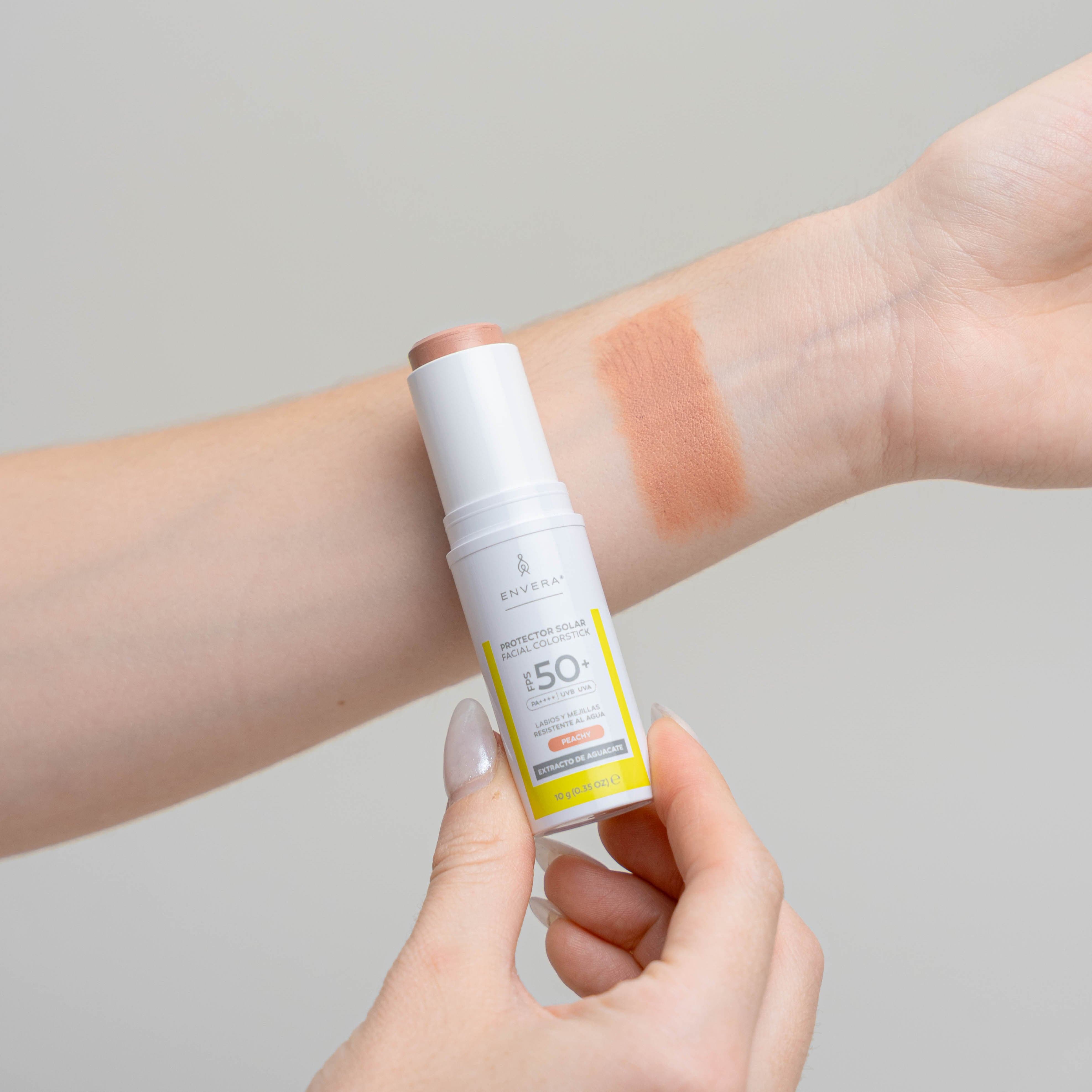 Envera Protector Solar en Barra de Color Iluminador 10g — DermaPharma