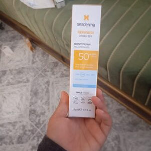 Sesderma Repaskin Urban 365 Piel Sensible SPF50+ 50ml — DermaPharma